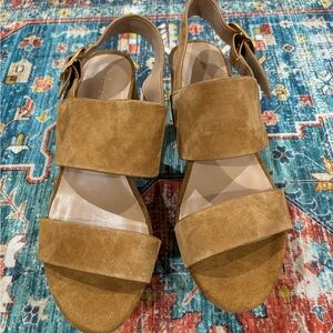 AEROSOLES Tan Suede Heels